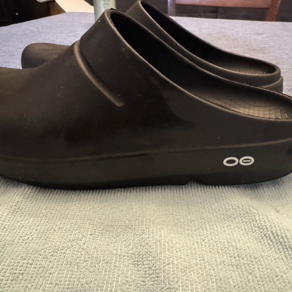 OOFOS Black Mules & Clogs - Picture 2 of 5